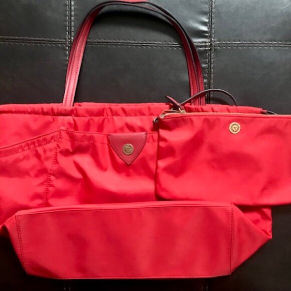 ANNE KLEIN ALLY Y2K LARGE RED NYLON TOTE BAG WEEKENDER WITH WRISTLET MAKEUP BAG - Picture 16 of 16